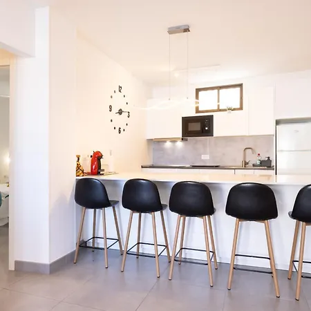 Home2book Sunset Terrace & Pool Haven Appartement