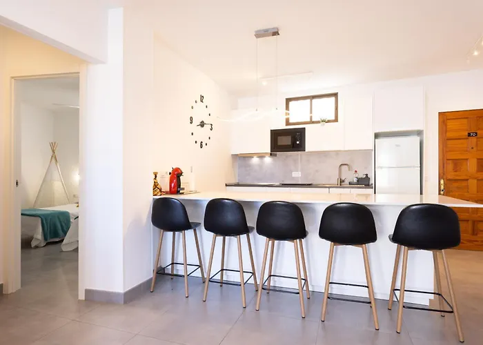 Home2book Sunset Terrace & Pool Haven Appartement