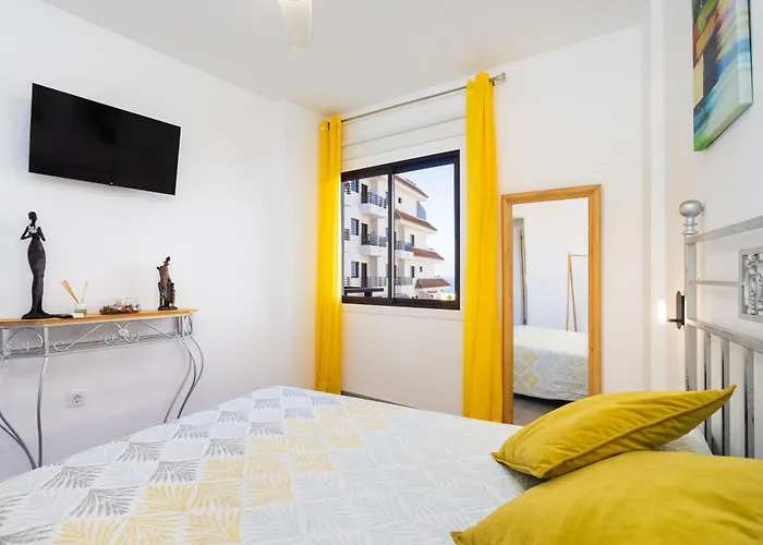 Home2book Sunset Terrace & Pool Haven Appartement *