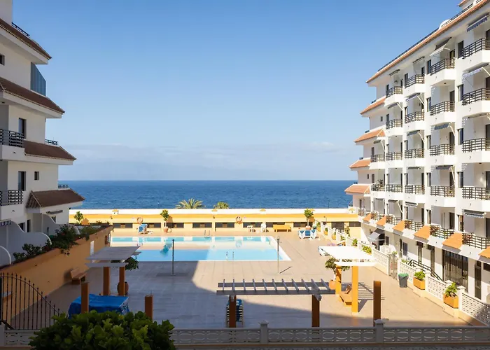 Home2book Sunset Terrace & Pool Haven Apartamento